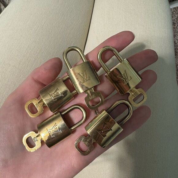 ✅AUTHENTIC✅Louis Vuitton Gold Padlocks - Picture 1 of 4
